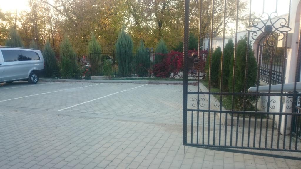 Carla'S Apartment, Airport & Train Station Shuttle Iasi Eksteriør billede