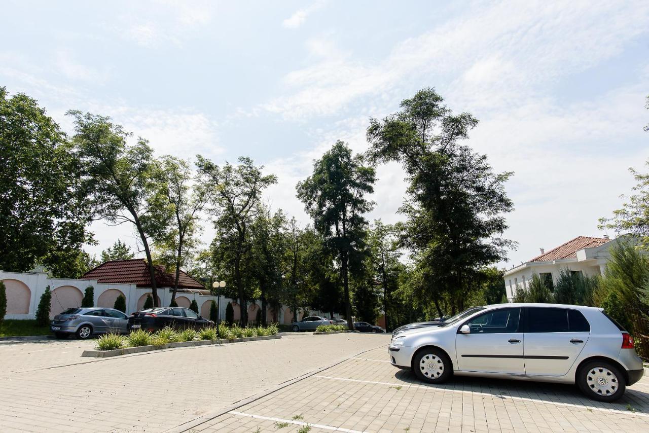 Carla'S Apartment, Airport & Train Station Shuttle Iasi Eksteriør billede
