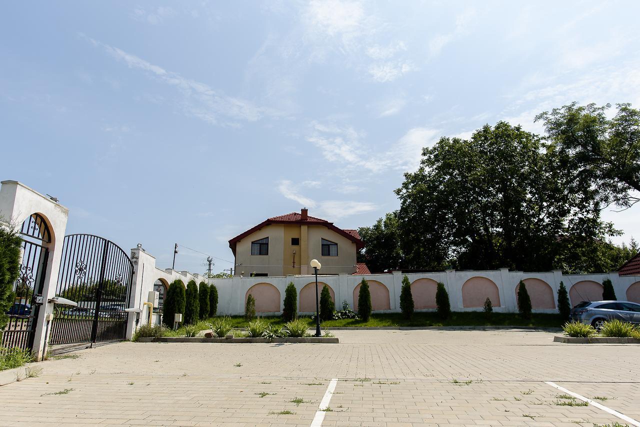 Carla'S Apartment, Airport & Train Station Shuttle Iasi Eksteriør billede