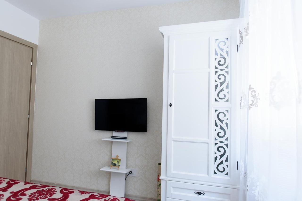 Carla'S Apartment, Airport & Train Station Shuttle Iasi Eksteriør billede