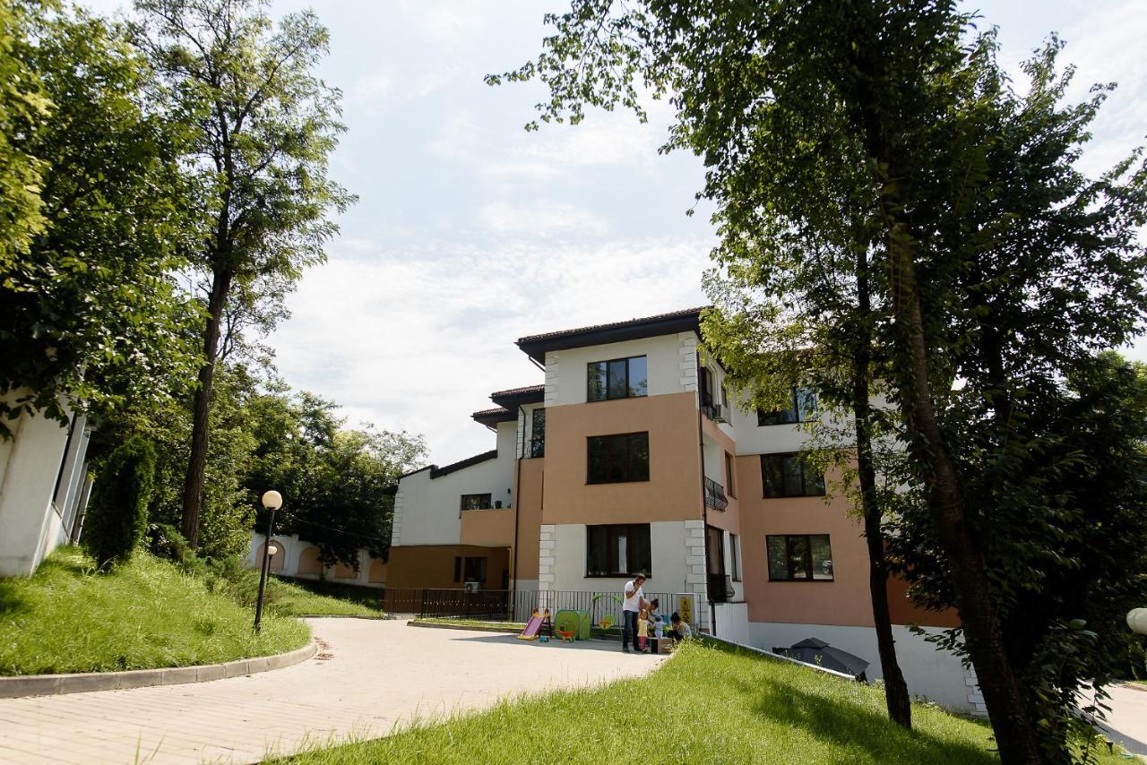 Carla'S Apartment, Airport & Train Station Shuttle Iasi Eksteriør billede
